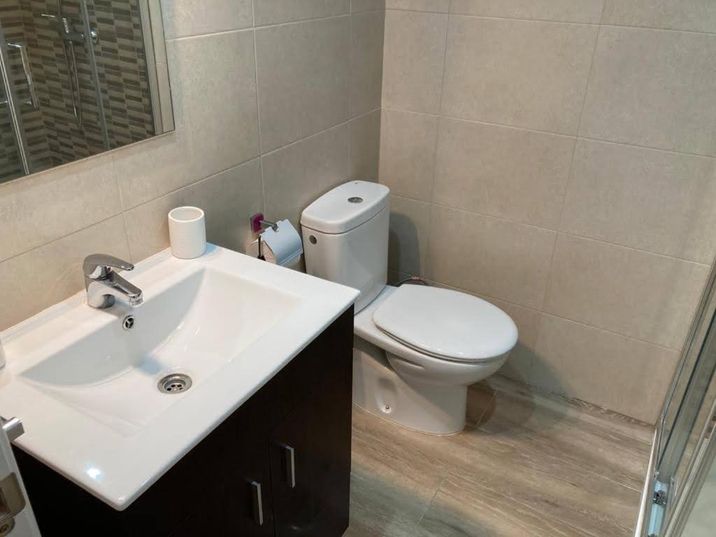 Apartamento Estudio En Chinasol Primera Linea Playa San Cristobal Almuñécar Kültér fotó